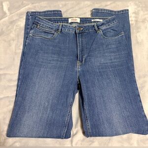 Women’s Wrangler High Rise Straight Leg Jeans Size 14 34 Inch Inseam